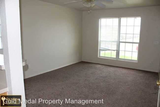 Building Photo - 4000 Doraine Ct