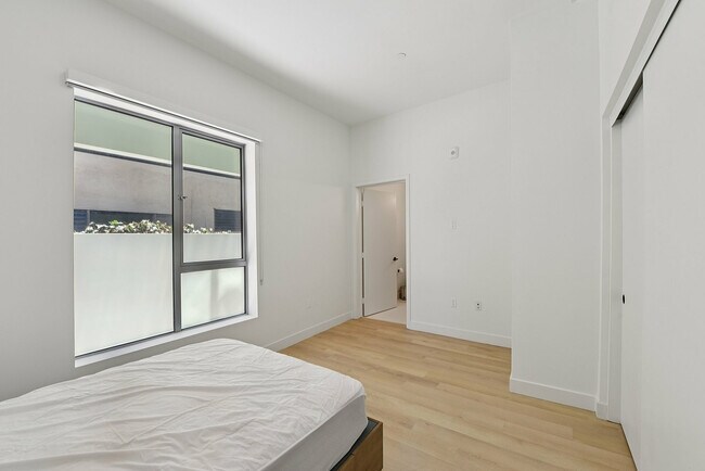 Private Suite - 103D - Bloom Beverly Grove - Upscale Co-Living