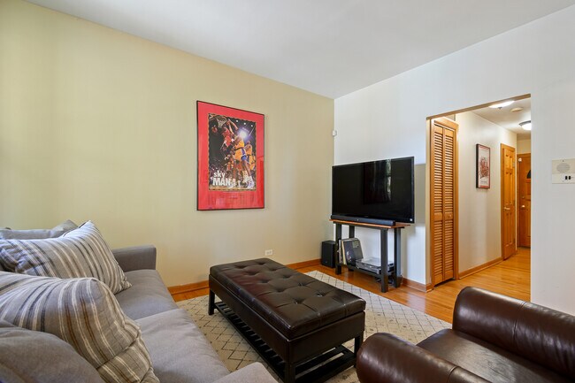 Foto del edificio - 2123 N Clark St