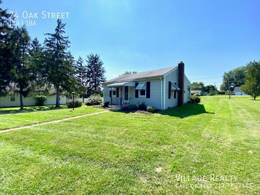 Primary Photo - Roomy 1-bedroom Cottage with basement, gar...