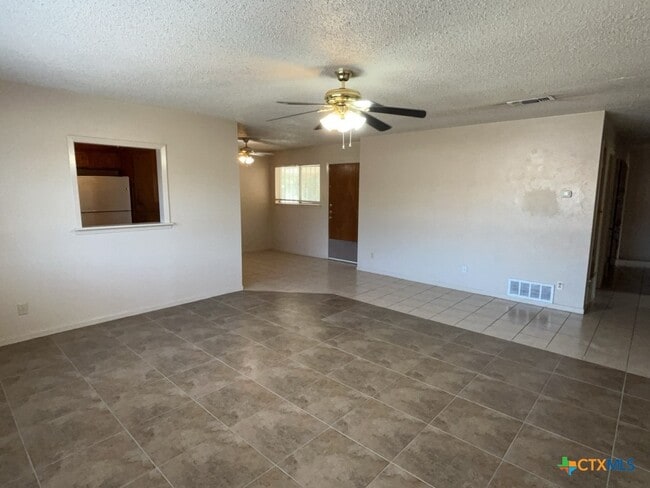 Building Photo - 1502 Linda Ln