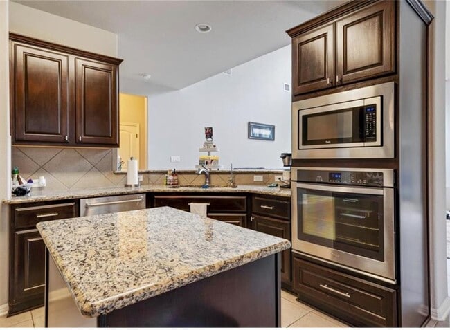 Building Photo - 104 San Matteo St