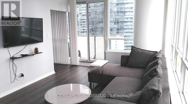 Photo du bâtiment - 55 Bremner Blvd