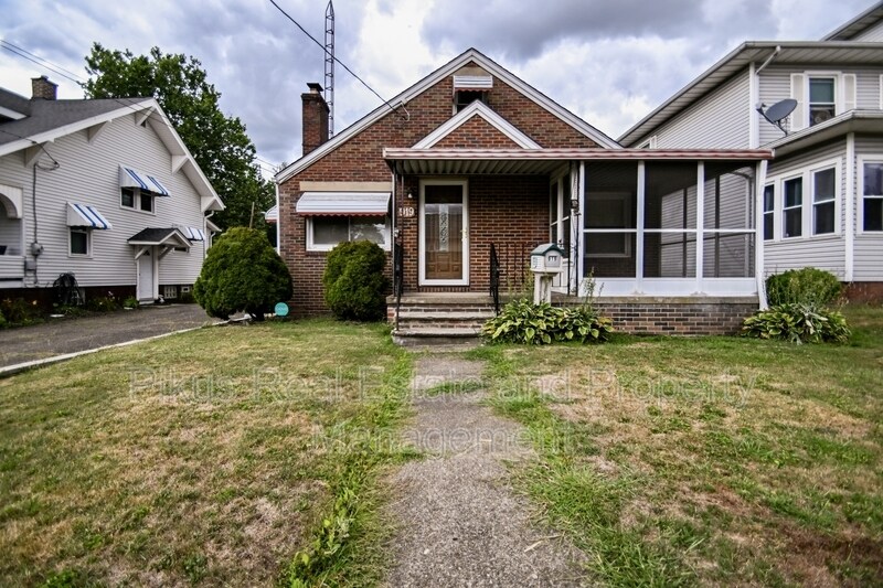 Foto principal - 919 Clarendon Ave NW