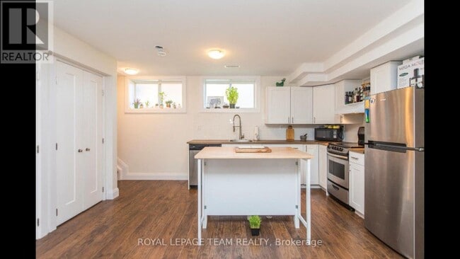 Photo du bâtiment - 230 Glynn Ave