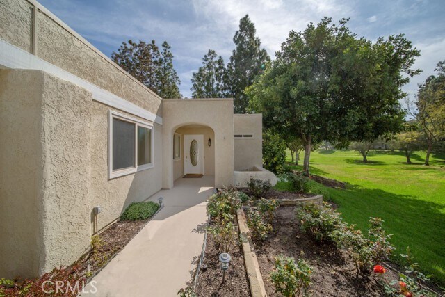 Building Photo - 5503 Paseo Del Lago W
