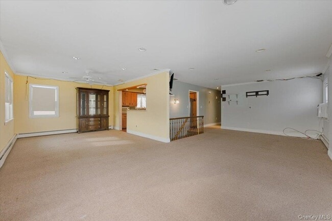 Building Photo - 401 W Walnut St