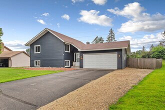 Building Photo - 1674 Walnut Ln