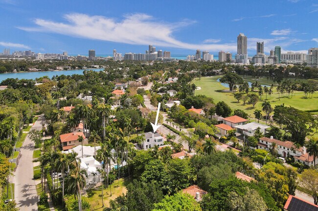 Foto del edificio - 5832 Alton Rd