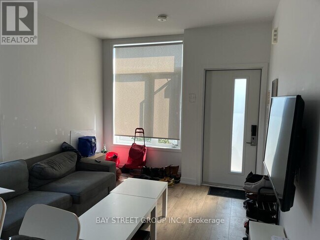 Photo du bâtiment - 96 Simcoe St N