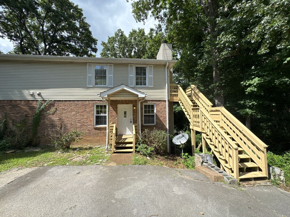 Primary Photo - For Rent: 2 Bedroom | 1 Bath Duplex in Sou...