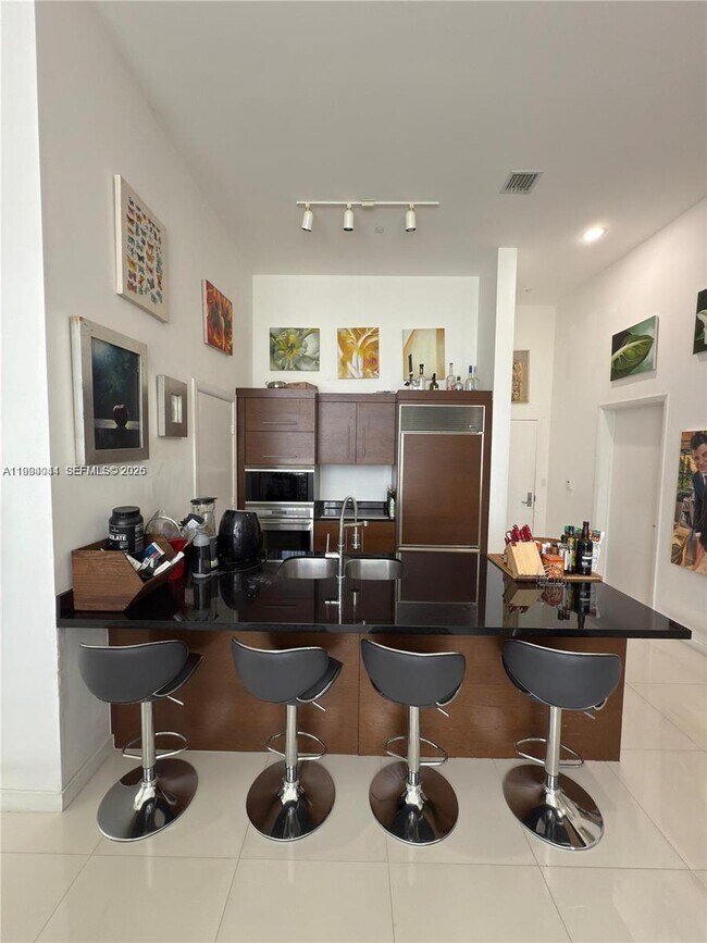 Foto del edificio - 475 Brickell Ave