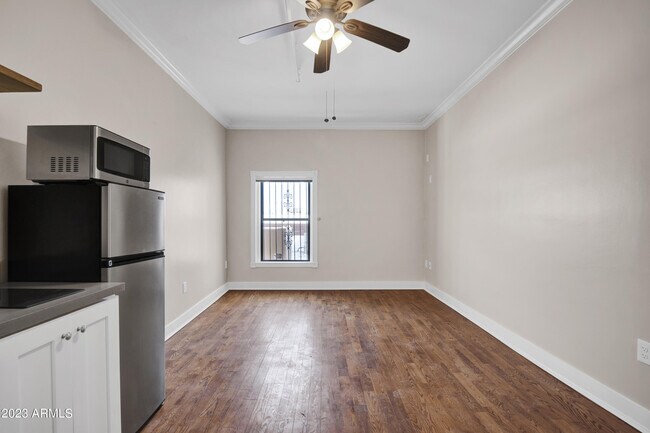 Foto del edificio - 5753 W Glendale Ave