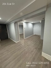Building Photo - 204 Elm St