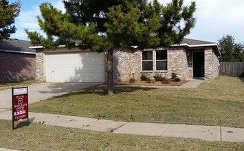 Building Photo - 4410 Courtside Dr