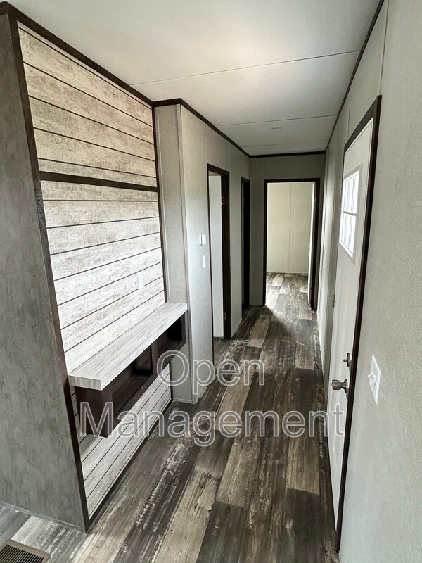 Foto del edificio - 3300 Voight Blvd