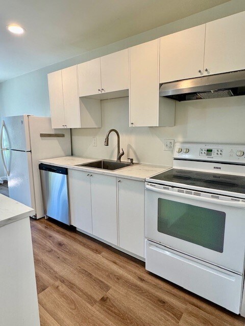 Foto del edificio - 1036 Oak Grove Rd