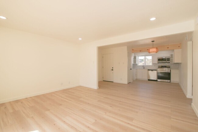 Foto del edificio - Beautiful 2-bedroom, 1-bathroom townhouse located in the vibrant city of El Paso