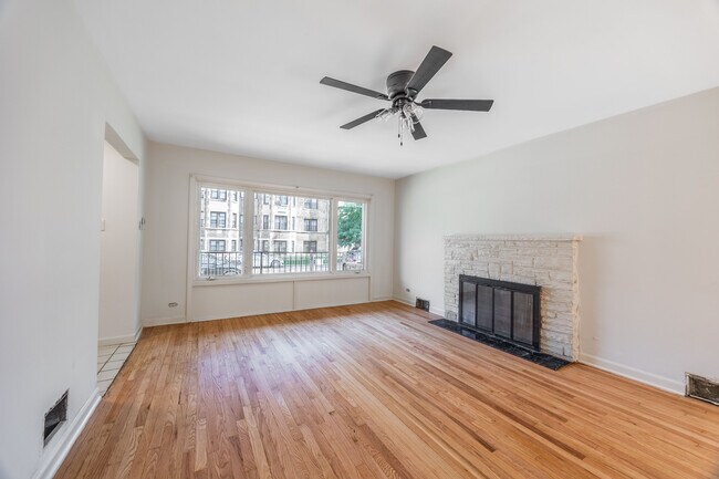 Foto del edificio - 1749 E 71st Pl