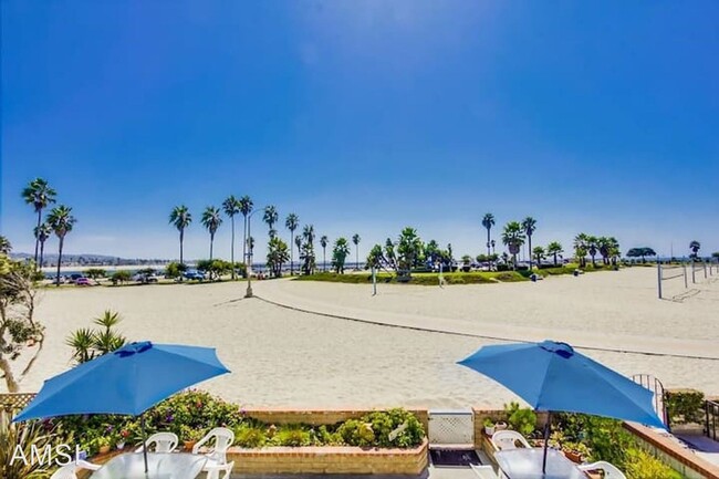 Building Photo - 2 br, 2 bath House - 2645 Ocean Front Walk