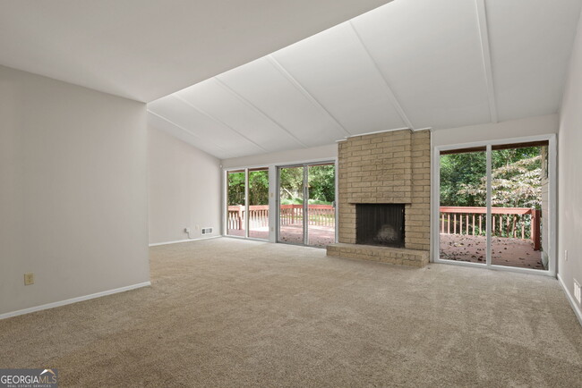 Foto del edificio - 705 Edgewater Trail