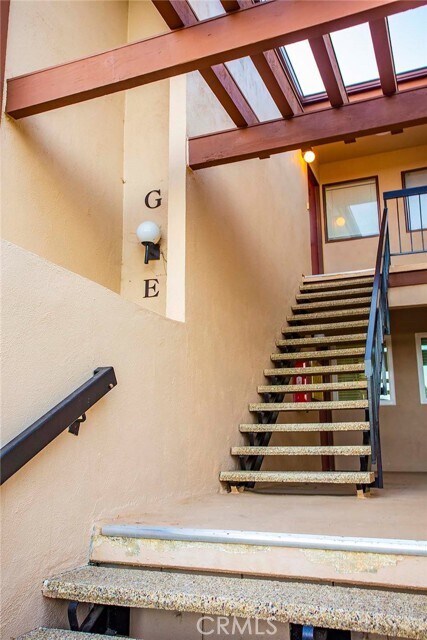 Foto del edificio - 5937 Armaga Spring Rd