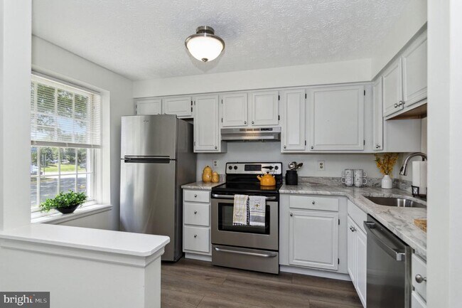 Foto del edificio - 8550 Blue Rock Ln