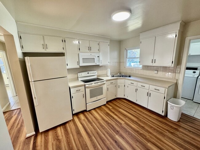 Building Photo - 2BR/1BA Off of Bonney Road in Thalia!