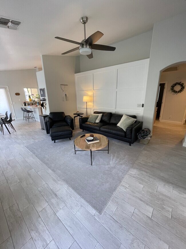 Building Photo - 21469 N 79th Dr