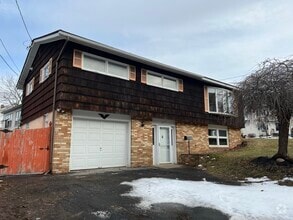 Building Photo - 407 King Ave