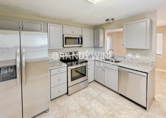 Foto del edificio - 616 Pembridge Dr W