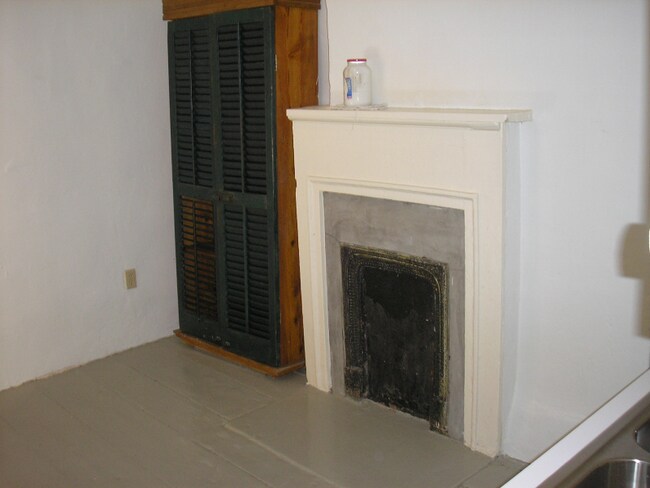 Building Photo - 1227 Chartres St