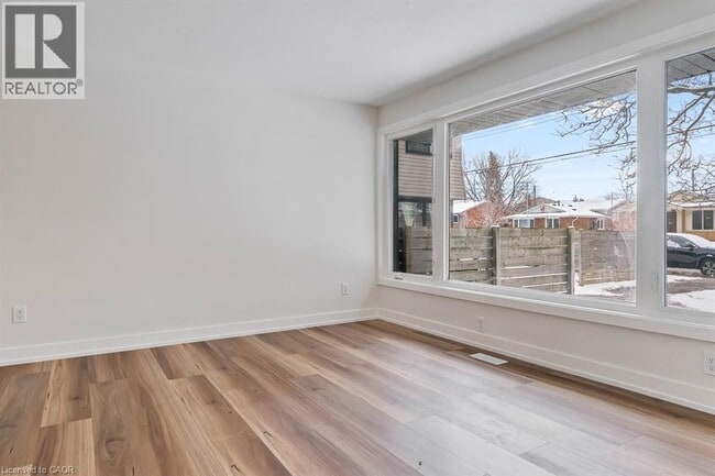 Building Photo - 270 Montmorency Dr