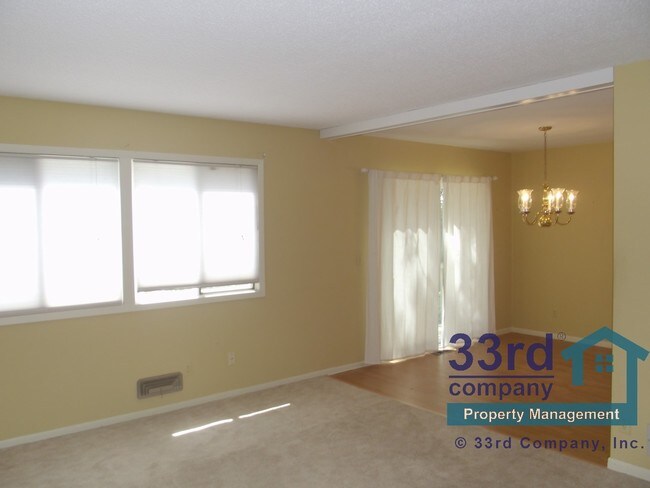 Building Photo - 2853 Icerose Ln