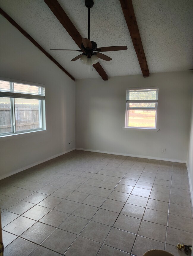 Foto del edificio - 966 Live Oak Cir