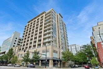 Building Photo - 212 E Cullerton St