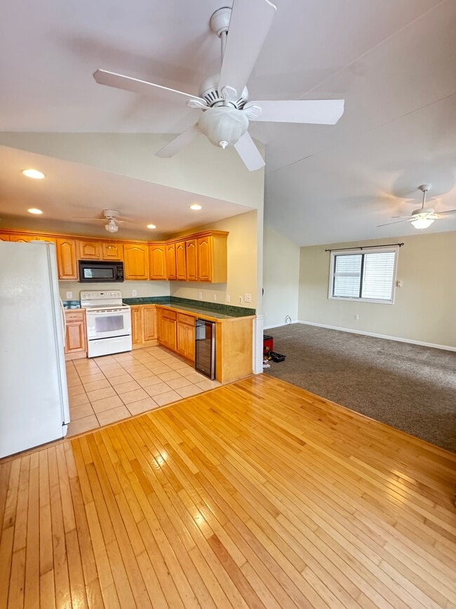 Building Photo - 40 Sundial Cir