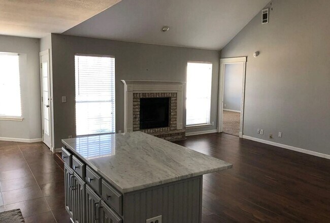 Foto del edificio - 3 Bed 2 Bath Broken Arrow