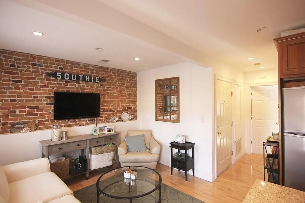 Foto principal - 764 E 6th St