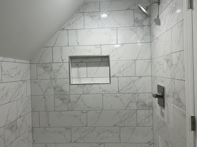 Foto del edificio - 2418 N Monticello Ave