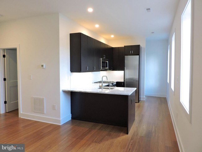 Building Photo - 411 N Loudoun St