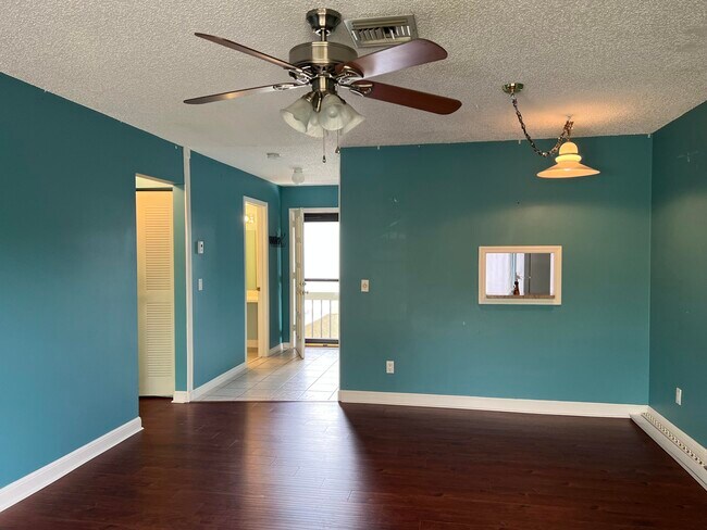 Foto del edificio - 800 NW Fork Rd