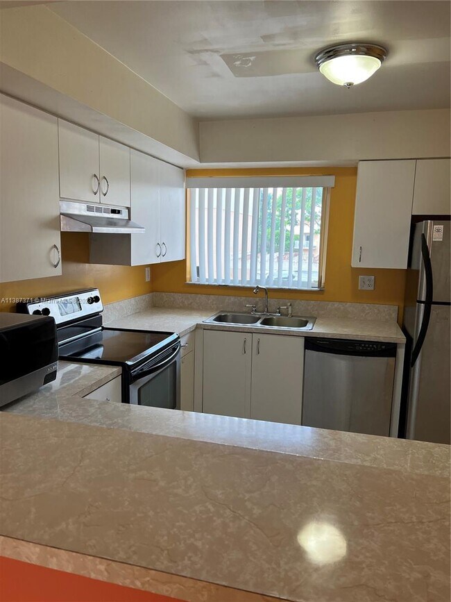 Foto del edificio - 14905 SW 80th St