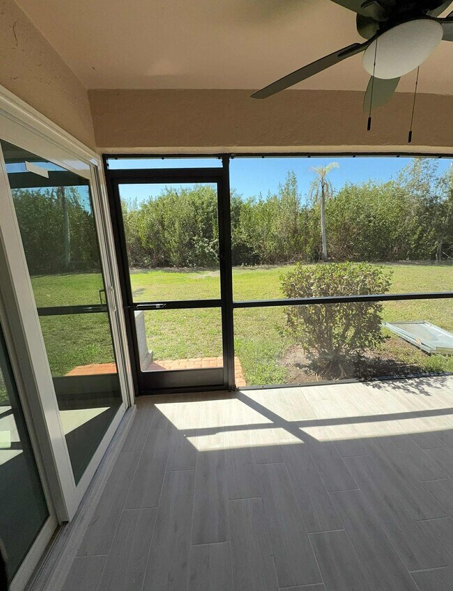 Foto del edificio - 16881 Davis Rd