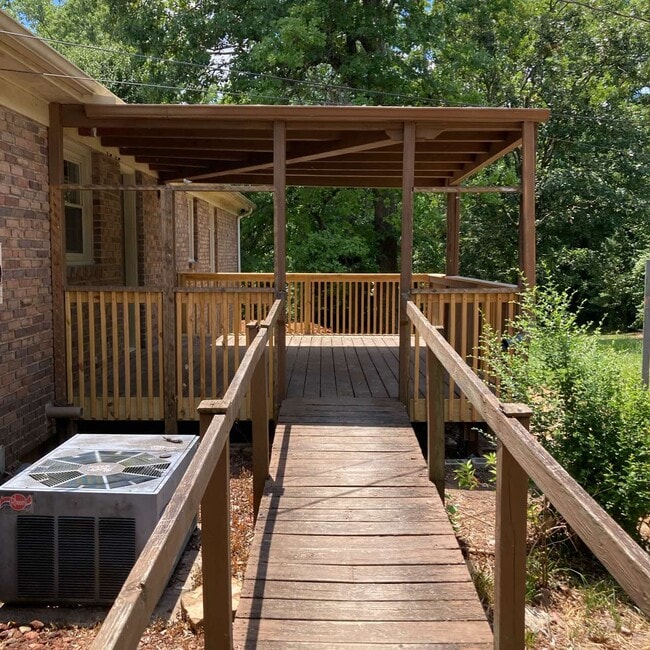 Foto del edificio - 511 E Parkview Dr