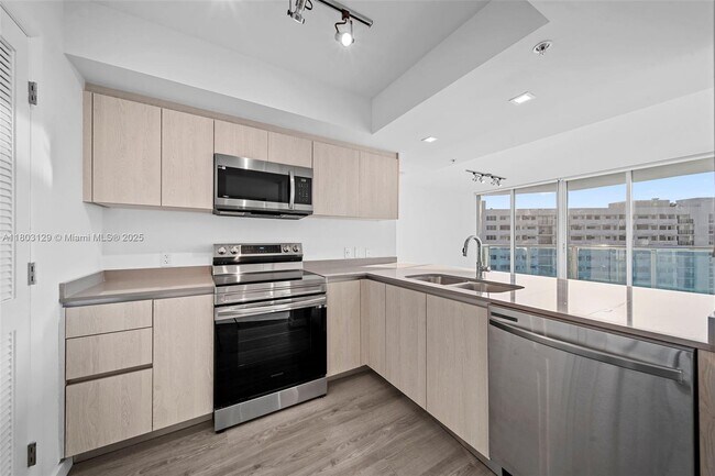 Foto del edificio - 1500 Bay Rd
