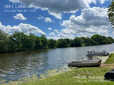 Foto del edificio - 2414 Lake Park Rd