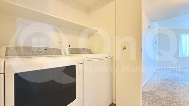 Foto del edificio - 2134 E Broadway Rd