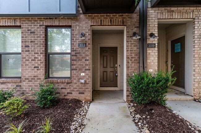 Building Photo - Spacious 3 Bedroom Condo Near VCU & VUU – Most Utilities Included – $3,000/mo