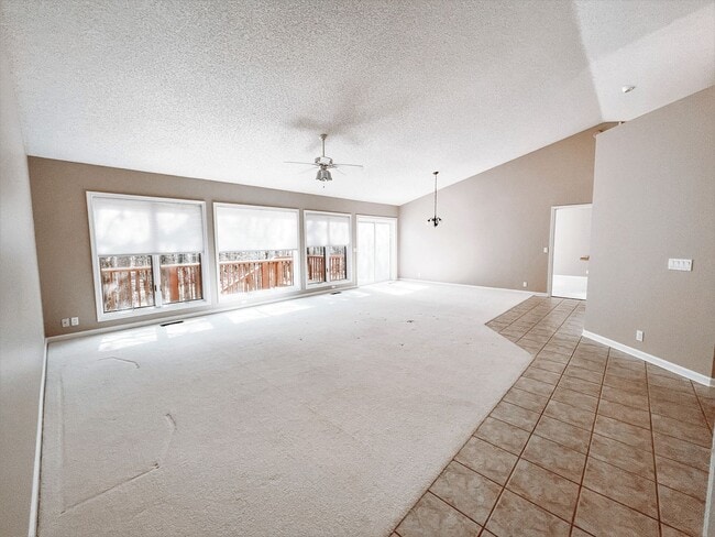 Foto del edificio - Introducing a stunning 3 bedroom, 2 bathroom home nestled in the serene surroundings of the East ...